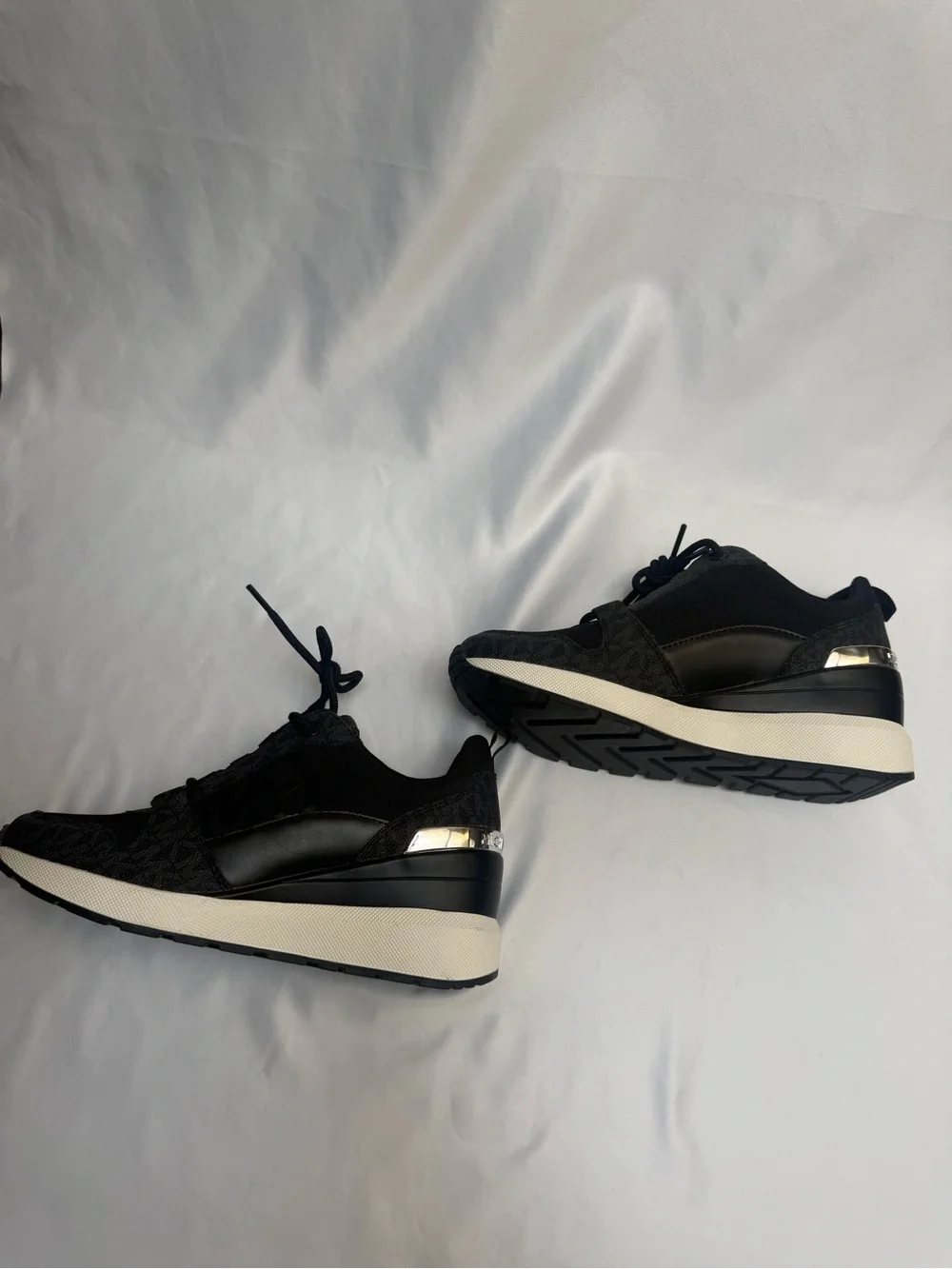 NEW Michael Kors Women’s Sami Zip Sneakers Black Multi Size 7.5M NWB Retail $130